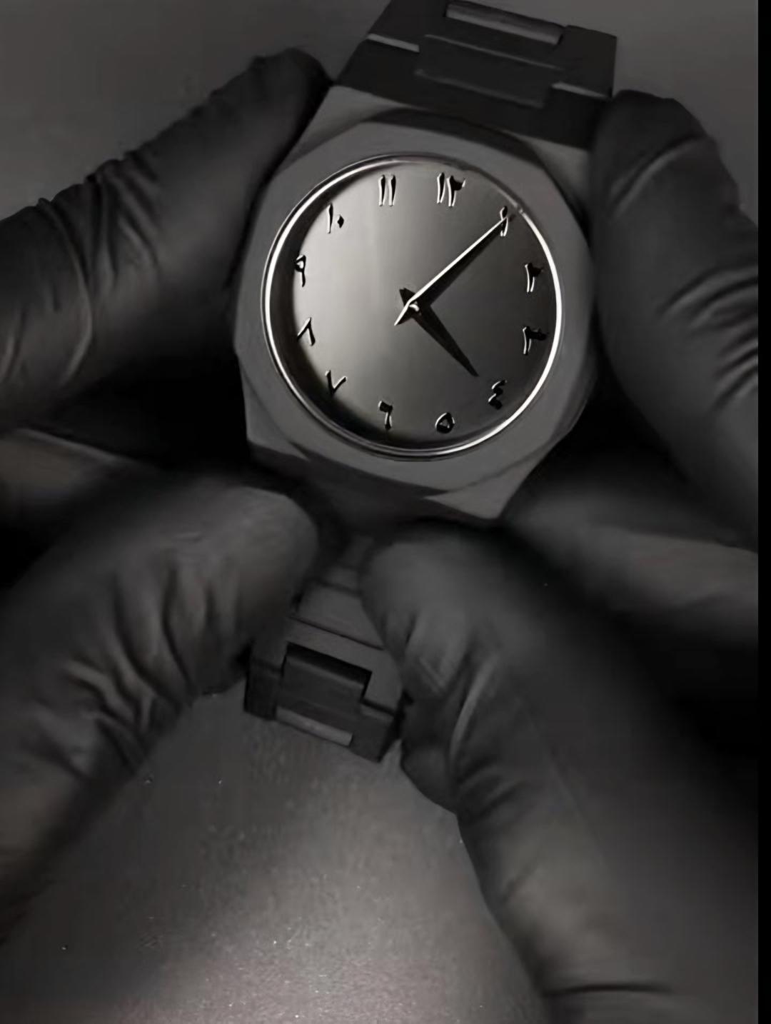 AURA WATCH